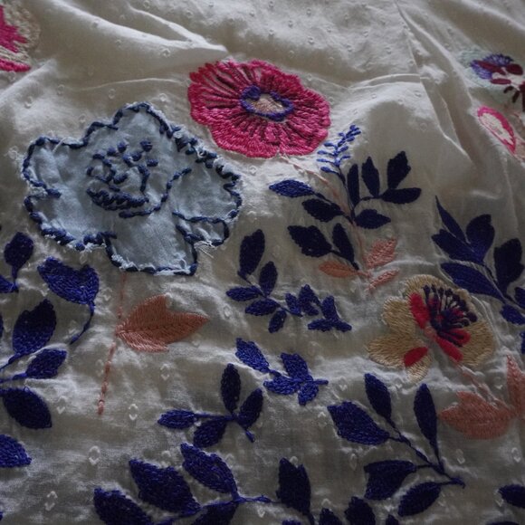 Skies are Blue sleeveless Embroidered Blouse top - Picture 8 of 8